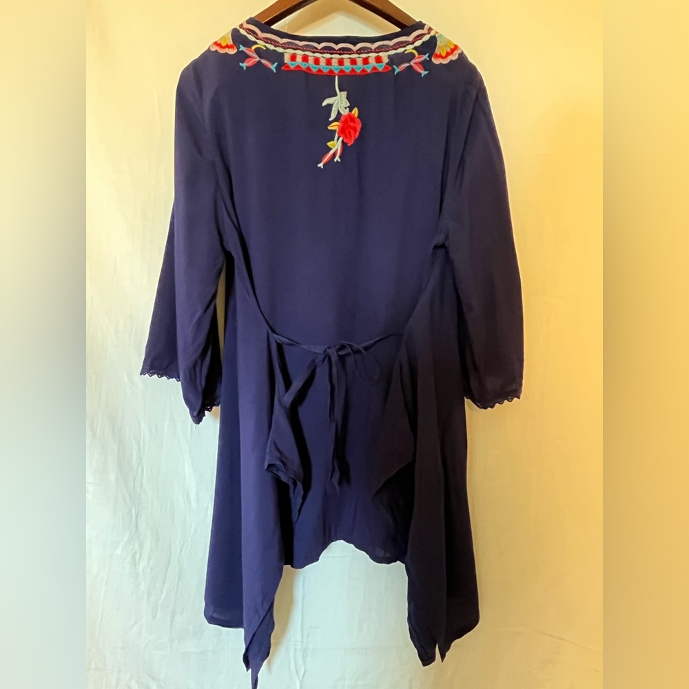 Preowned Solitaire Embroidered V-Neck Tunic Top with Waistband - Navy - Sz L - Picture 5 of 13